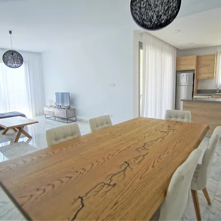 Villa Lemon Grove Modern