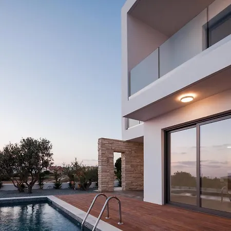 Lemon Grove Modern فيلة بافوس